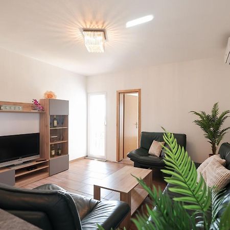 Apartments Miky Vrsi Luaran gambar