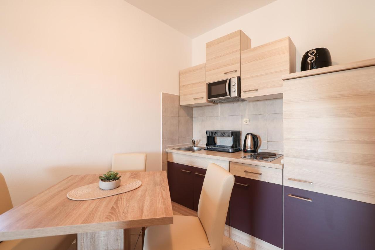 Apartments Miky Vrsi Luaran gambar