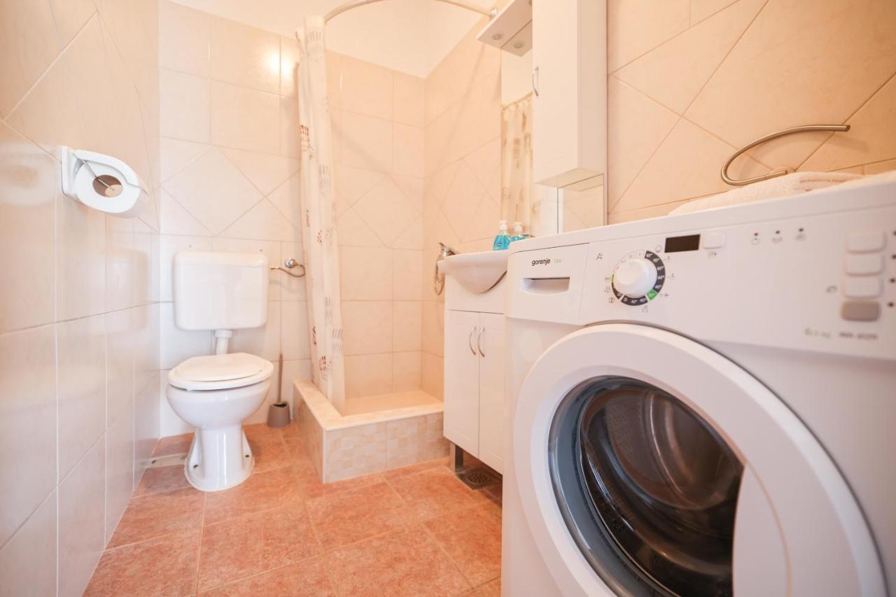 Apartments Miky Vrsi Luaran gambar